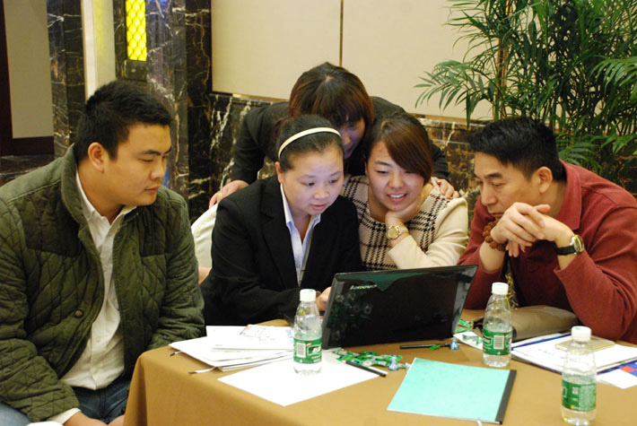高瞻遠矚，移攬?zhí)煜? 2014年百度移動推廣峰會會議報道
