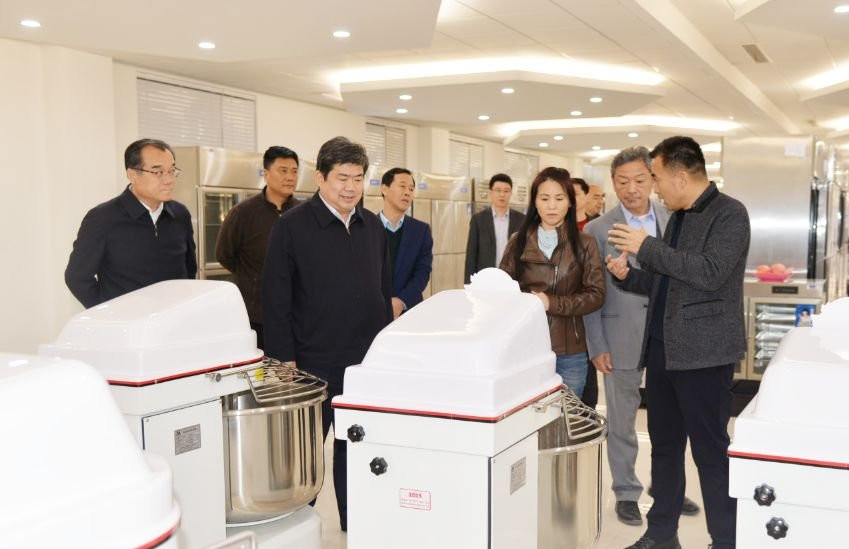 市委常委、統(tǒng)戰(zhàn)部部長李家良陪同客人到濱州市(圖5)